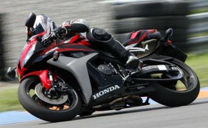 Honda CBR 600 RR 2006 3