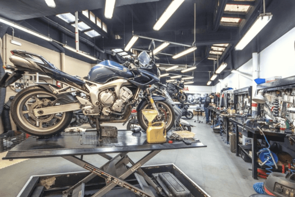 ¿Cuál es la multa por ir con la ITV caducada en? Taller